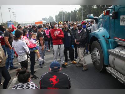 Venezuelan migrants block Bogota road, demand to travel home