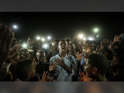 Sudan protest picture wins World Press Photo prize