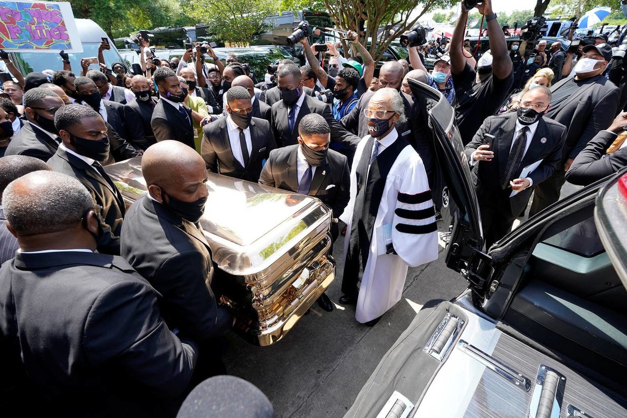 Thousands of people paid their respects ahead of Floyd's burial in ...