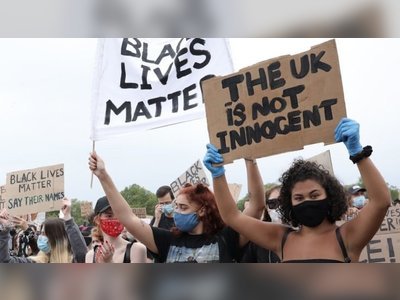 Thousands join London protest