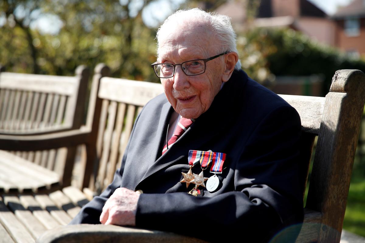 Queen to knight 100-year-old UK fundraiser Captain Tom on Friday