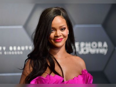 Rihanna describes late Barbados PM as 'true hero'