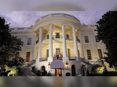 34 people connected to White House, more than previously known, infected by coronavirus: Internal FEMA memo