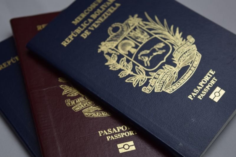 VZ duo claims passports stolen; Overstayed 12 months in VI Beautiful