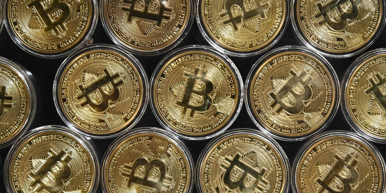 Bitcoin rises over $18,000 and touches record market value, exceeding its 2017 top