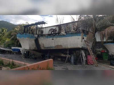 Another boat destroyed by fire in Baughers Bay