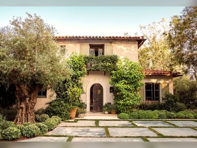 Michael S. Smith Brings a Jamboree of Eclectic Styles to a Beverly Hills Home