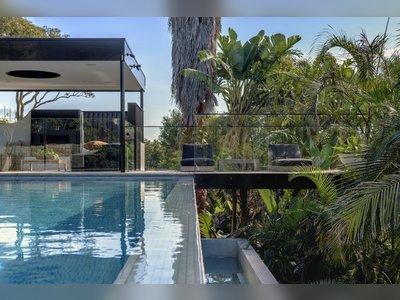 An Australian Family Kicks Back in a California-Inspired Pool Pavilion