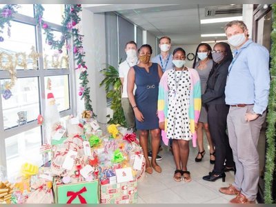 Harneys donates holiday gift baskets to VI community