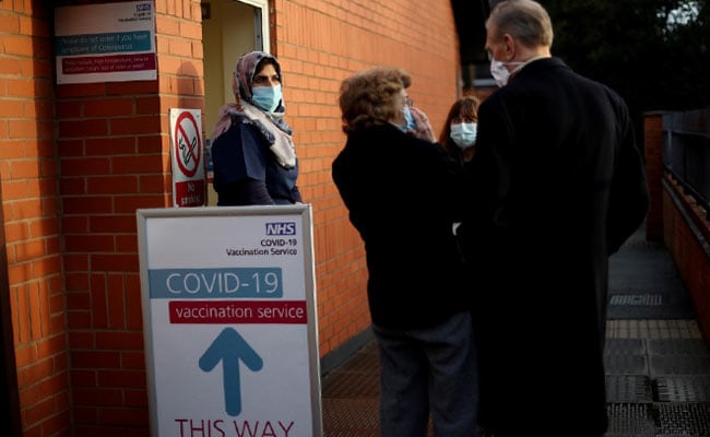 UK Reactivates Emergency Covid Hospitals, Closes London Primary Schools