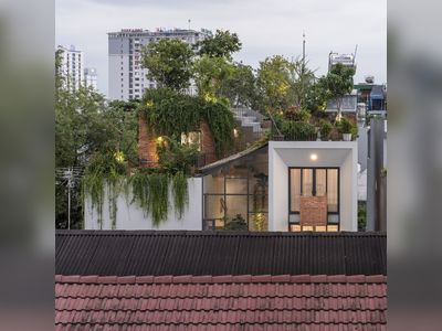 A Beautiful City House With Its Own Botanical Garden On The Rooftop