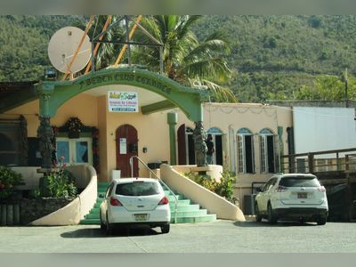 Armed robbers storm Island Sizzle in Baughers Bay