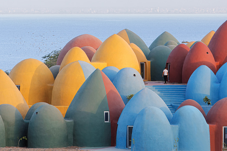 Zav Architects Creates an Environmentally-Sensitive Complex on the Island of Hormuz