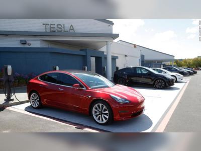 Major Tesla investor dumps a big chunk of shares