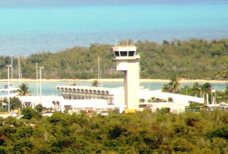 Air traffic controller lands in hot water after accepting undeclared goods
