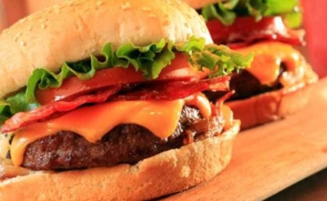 Pakistan Police Detain 19 After Being Denied Free Burgers