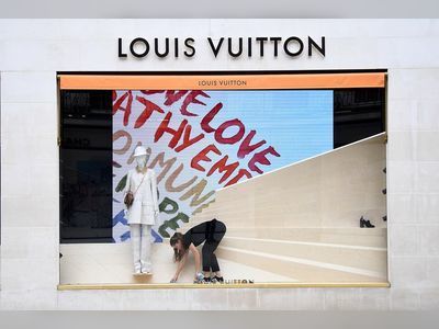 Luxury goods in demand: Fashion firms enjoy strong sales growth