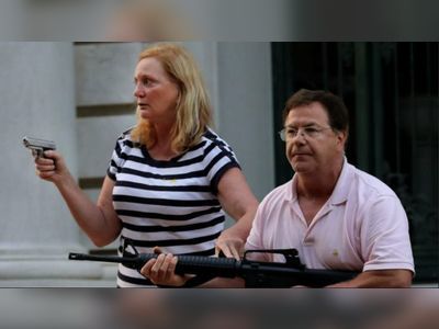 US couple who pointed guns @ Black Lives protesters pardoned
