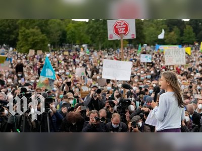 Greta Thunberg joins tens of thousands of climate protesters in Berlin