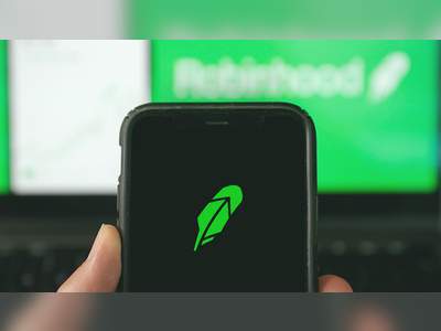 Robinhood Trading App User Downloads Plummet 78%