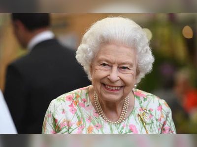 UK's Queen Elizabeth Suffers 'Sprained Back': Buckingham Palace