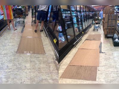 Customers complain about wet floors @ RiteWay Food Market in Pasea