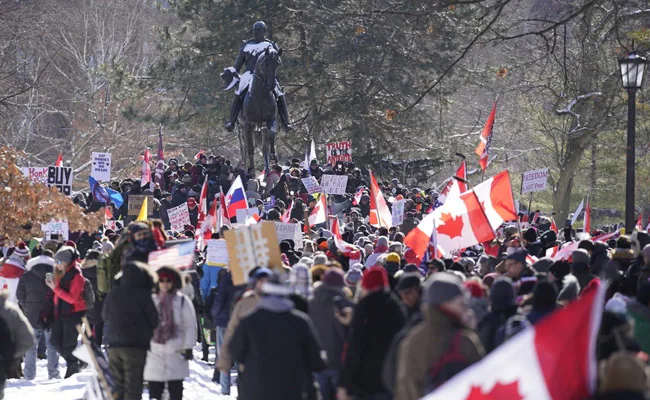 More Anti-Vaccine Protesters Enter Canada Capital