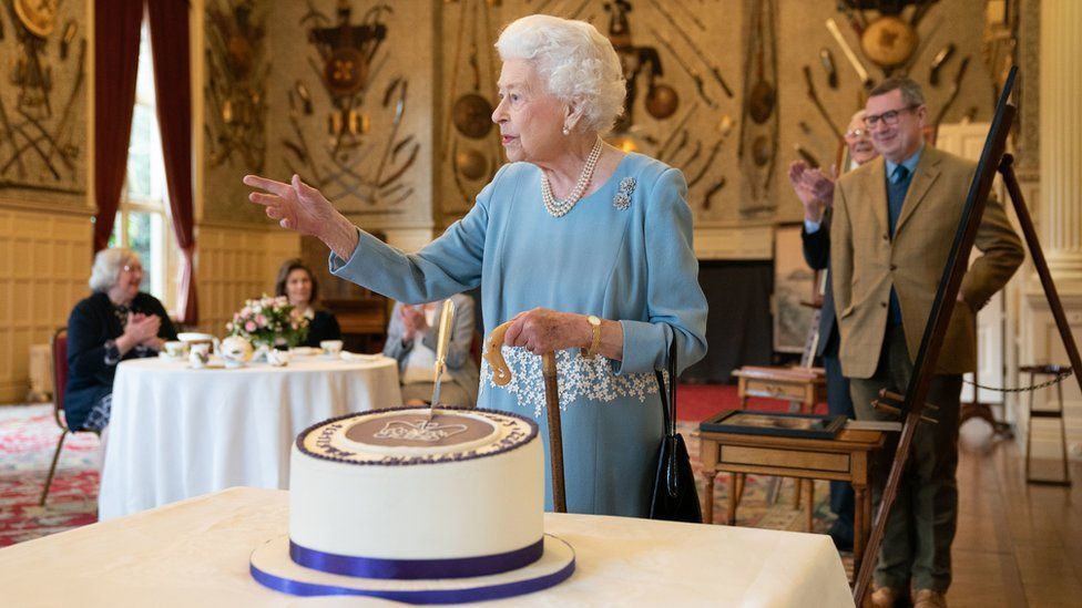 Queen holds reception to mark Platinum Jubilee
