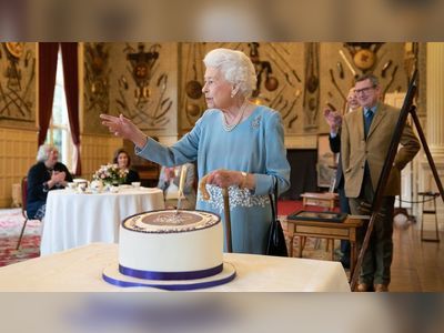 Queen holds reception to mark Platinum Jubilee