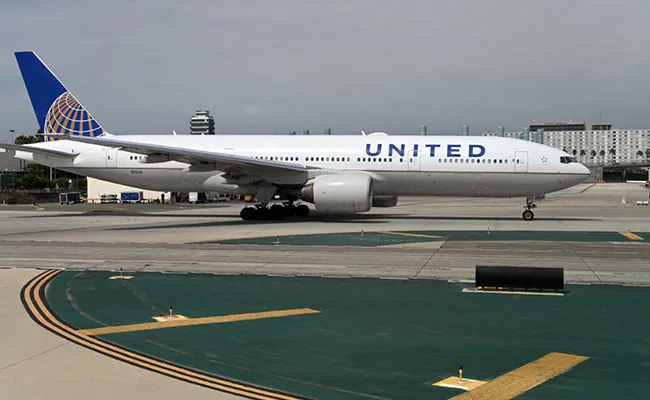 United Airlines Says Unvaccinated Employees Can Return to Work