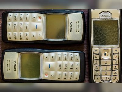 Even a mugger didn’t want my old Nokia. So why are so many people turning to ‘dumbphones’?