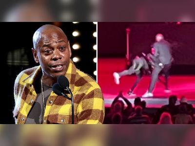 Dave Chappelle attacked while on stage