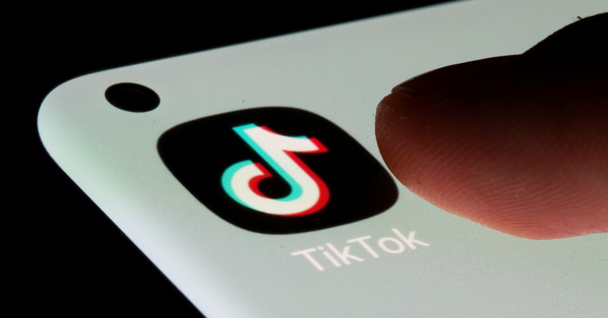A U.S. FCC commissioner urges Apple, Google to boot TikTok from app stores