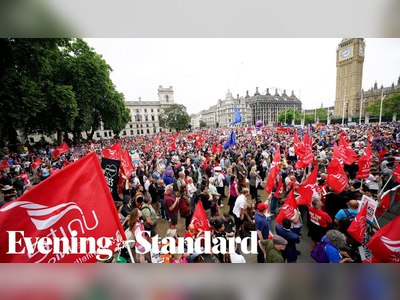 Big crowds take to London streets to protest soaring costs. “We want food, stop financing war”