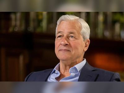 JPMorgan chief says ‘hurricane’ is bearing down on economy