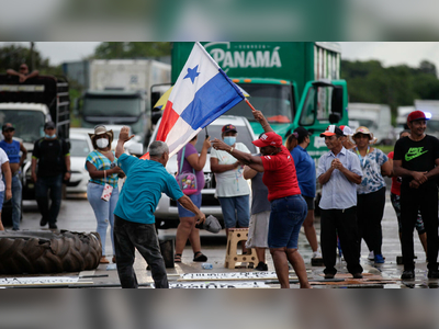 Highway blocked as Panama protests persist