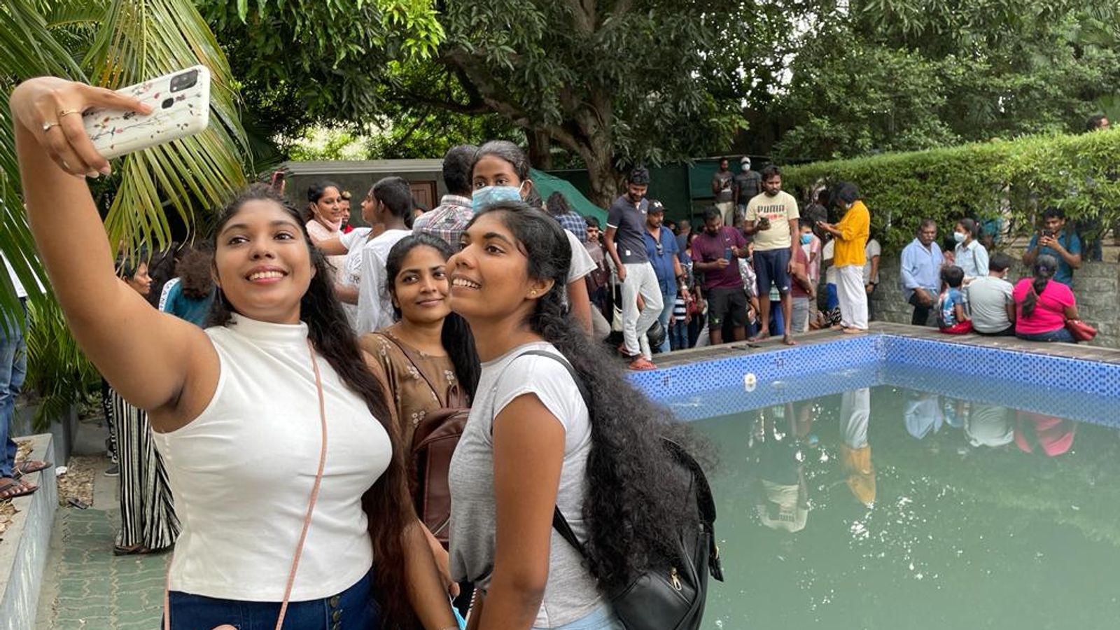 Selfies, picnics, board games: Inside Sri Lanka's presidential palace day after it was stormed by protesters