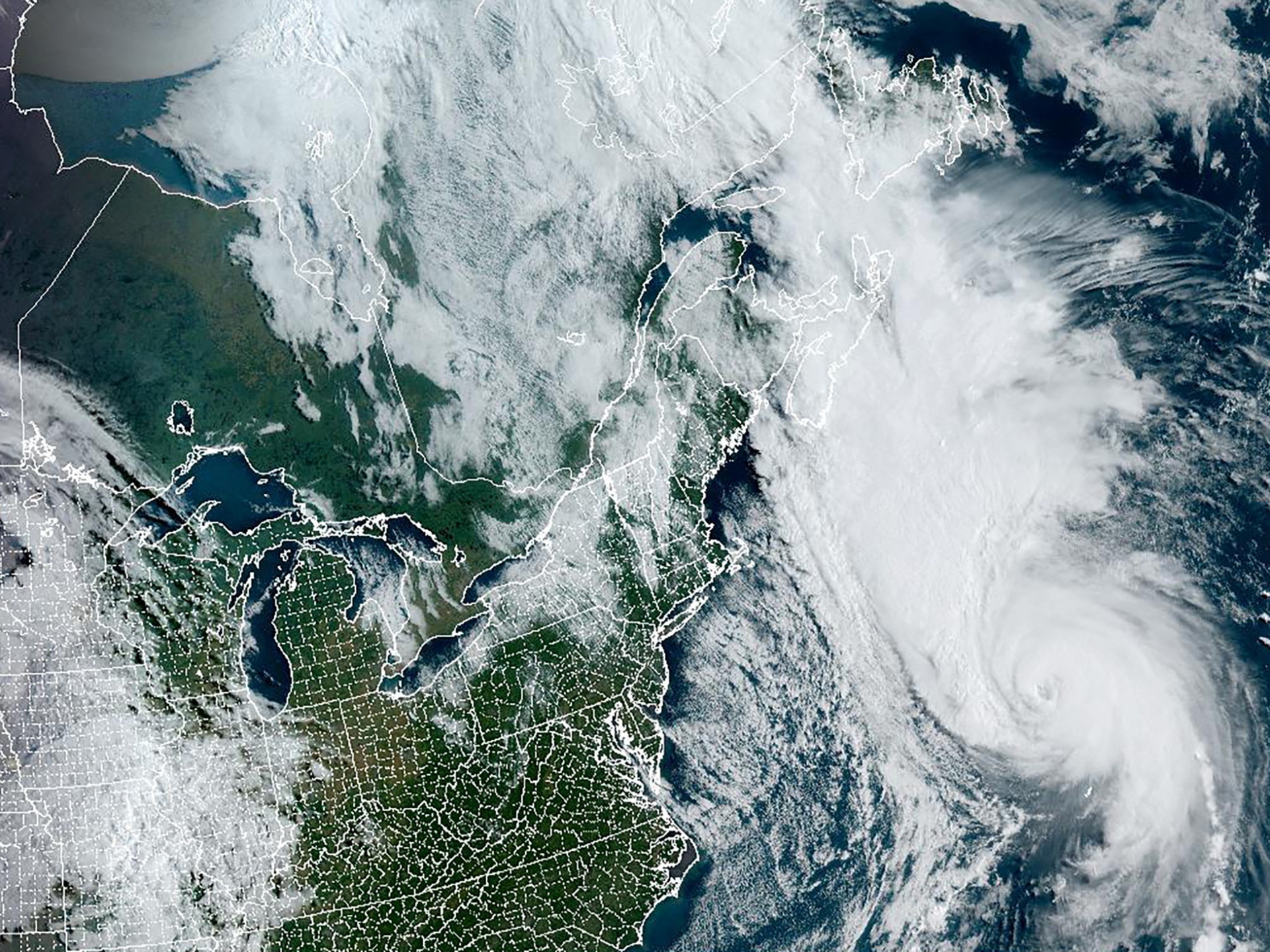 Bermuda weathers Hurricane Fiona as storm moves towards Canada