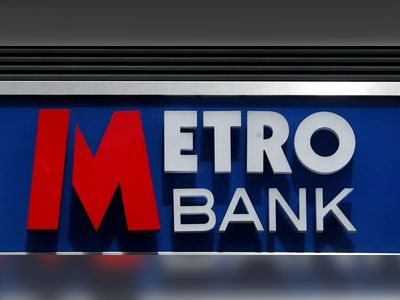 Metro Bank, former top bosses fined over reporting “error”