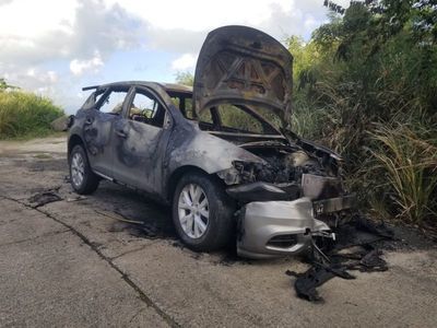 SUV burns on Windy Hill