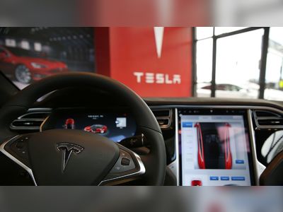 Police in Germany chase Tesla for 15 minutes after driver turns on autopilot and 'goes to sleep'