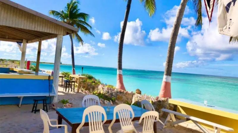 3 VI beach bars make Caribbean Journal’s 2023 Top 25 list