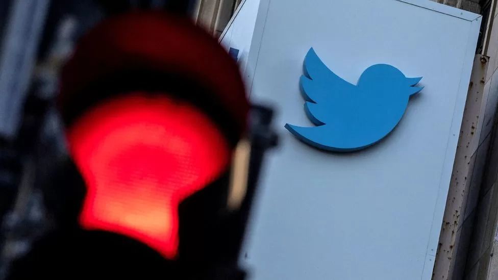 Twitter back after two-hour outage affected tweets