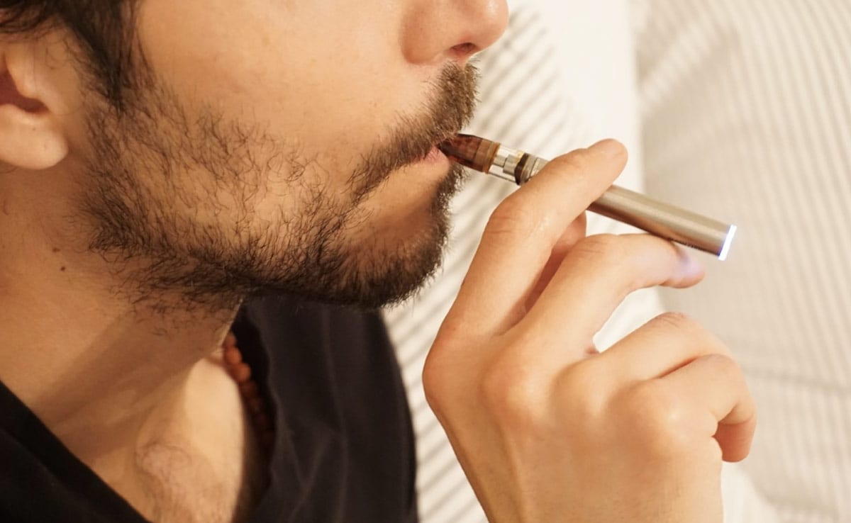 UK To Give Away 1 Million Free Vaping Kits To Help Smokers Quit Cigarettes