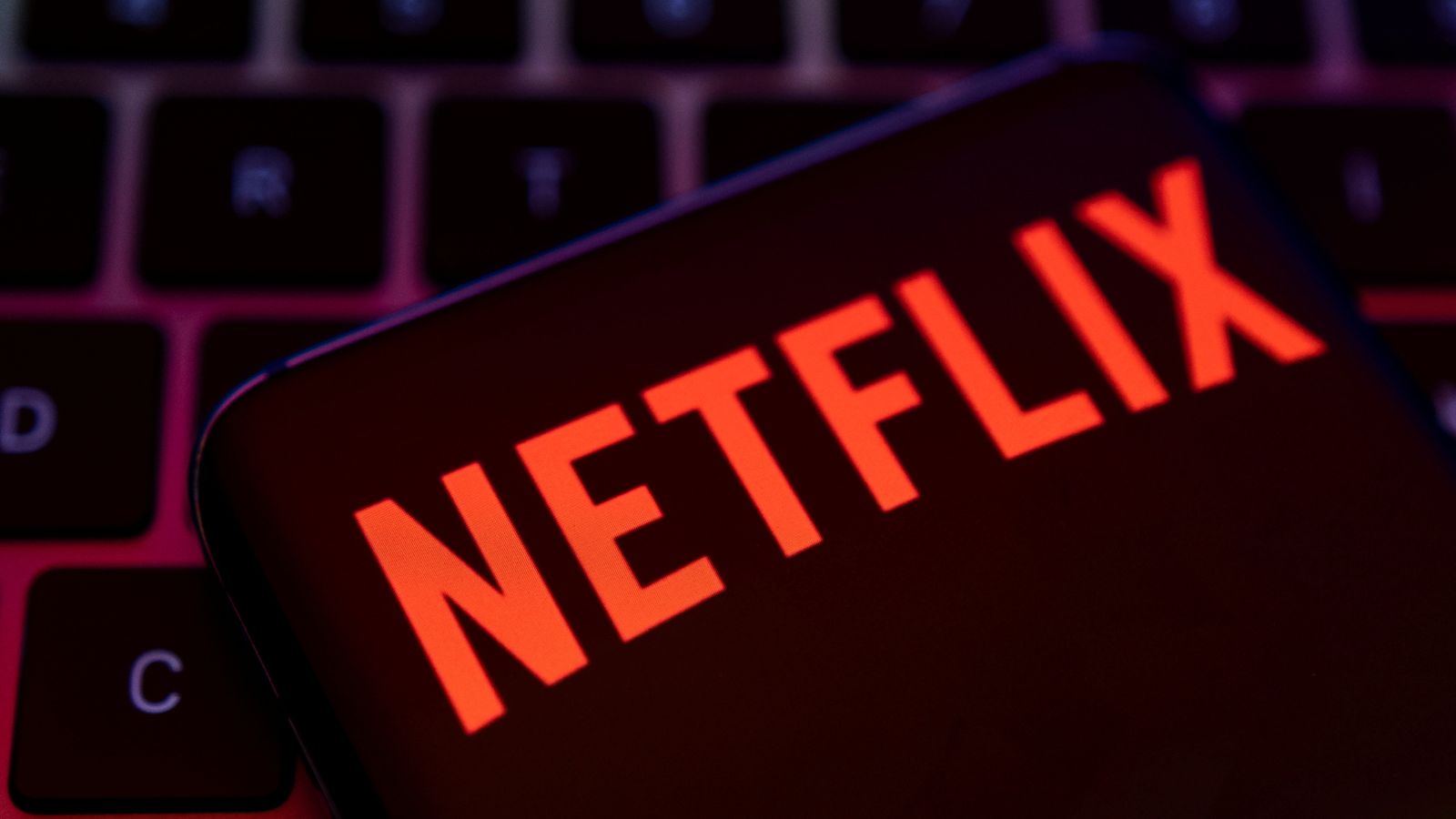 Netflix Cracks Down on UK Password Sharing: Household Members Only Allowed to Use Accounts