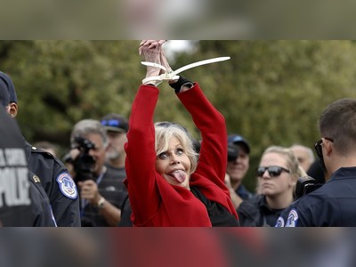 Jane Fonda Calls for Arrest of White Men for Climate Crisis
