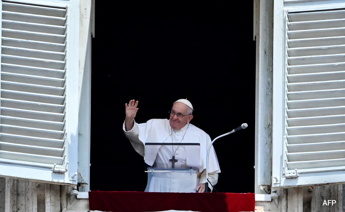 Pope Francis Leads Angelus Prayers After Hernia Operation, Condemns Tragedies in Greece and Uganda