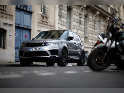 Paris votes to triple parking charges for some SUVs