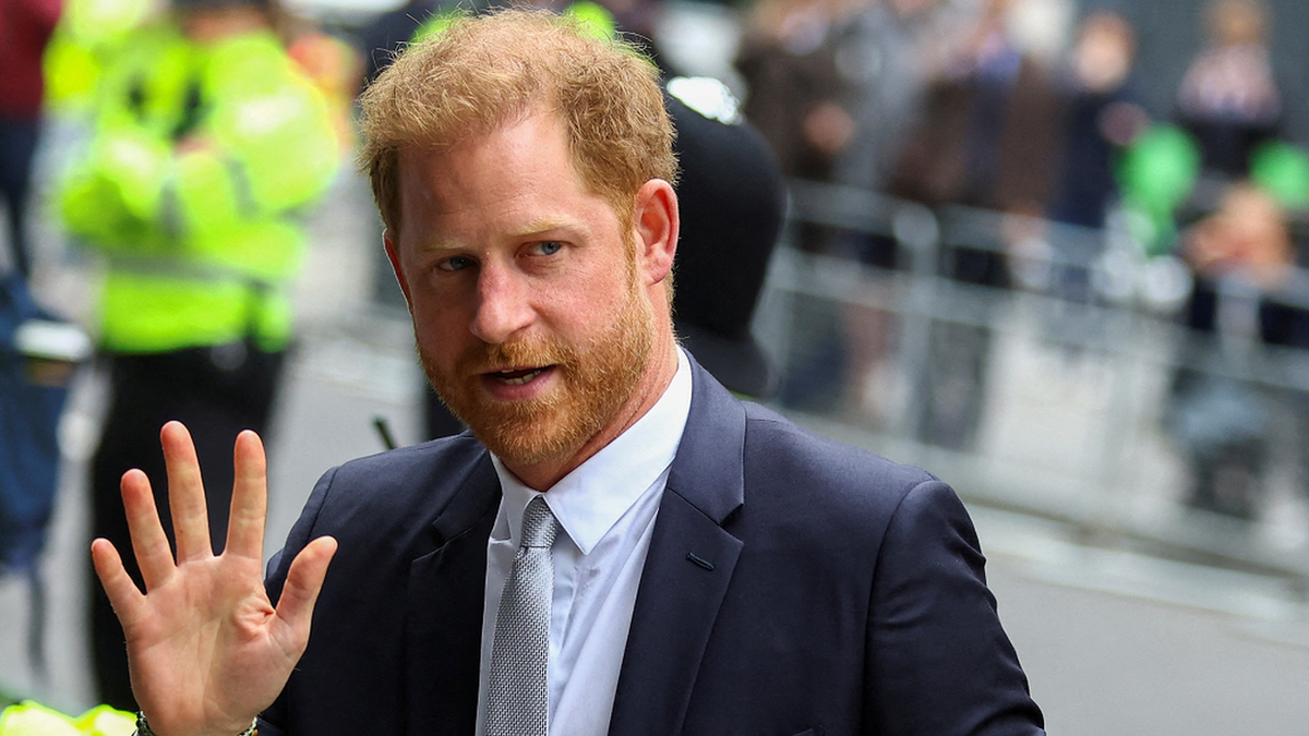 Prince Harry settles phone-hacking claim with Mirror group